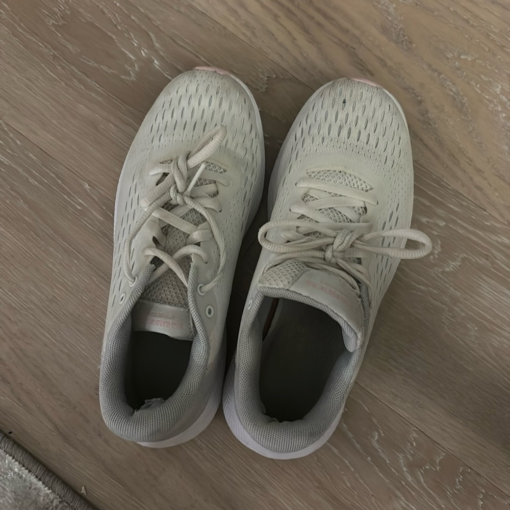 under armour running shoes